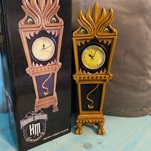 Haunted mansion clock Disney